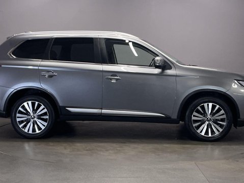 Mitsubishi Outlander 2.0 MIVEC Exceed SUV 5dr Petrol CVT 4WD Euro 6 (s/s) (150 ps) Parking Senso 9