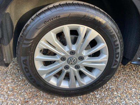 Volkswagen Caravelle 2.0 TDI Executive MPV 5dr Diesel DSG Euro 6 (s/s) (150 ps) 33