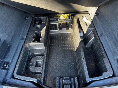 Jaguar F-Pace R-DYNAMIC HSE BLACK 69