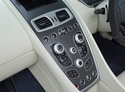 Aston Martin Vanquish Volante 24