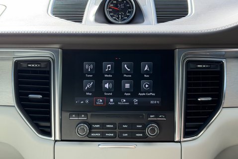 Porsche Macan TURBO PDK - HUGE SPEC - PAN ROOF - BOSE - CARPLAY 47
