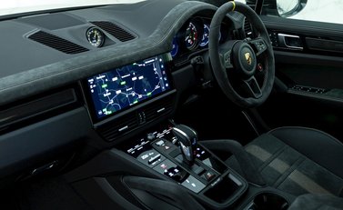 Porsche Cayenne Turbo GT 15