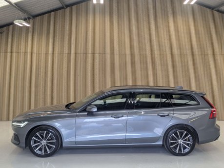 Volvo V60 2.0 V60 Momentum B4 MHEV Auto 5dr 17