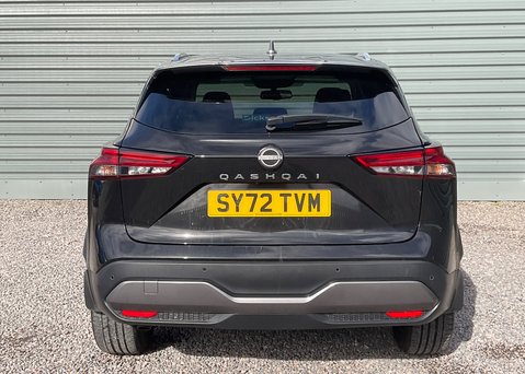Nissan Qashqai DIG-T N-CONNECTA MHEV 10