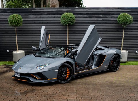Lamborghini Aventador S LP 740-4 ROADSTER 2