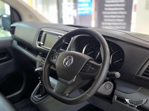 Vauxhall Vivaro 2.0 Turbo D 3100 Dynamic L2 H1 Euro 6 (s/s) 6dr 49