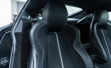 Aston Martin V12 Vantage S 16