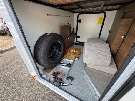 Benimar Tessoro T861 Rear Garage 6