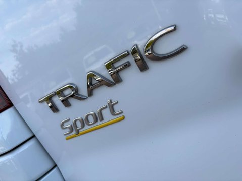 Renault Trafic 2.0 dCi Blue SL28 Sport Panel Van 5dr Diesel Manual L1 H1 Euro 6 (s/s) (130 7