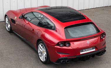 Ferrari GTC4 Lusso T 9