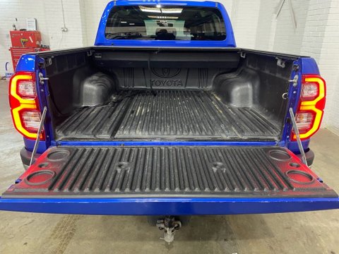 Toyota Hilux INVINCIBLE 4WD D-4D DCB 7