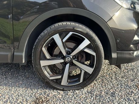 Nissan Qashqai 1.3 Qashqai Tekna DiG-T 5dr 14