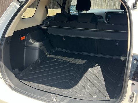 Mitsubishi Outlander PHEV DESIGN 40