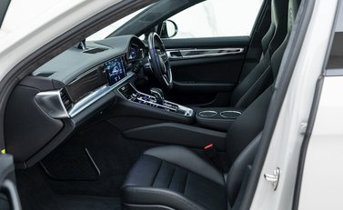 Porsche Panamera Turbo S E-Hybrid Sport Turismo 15