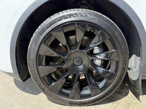 Tesla Model Y (Dual Motor) Long Range SUV 5dr Electric Auto 4WDE (384 bhp) 17