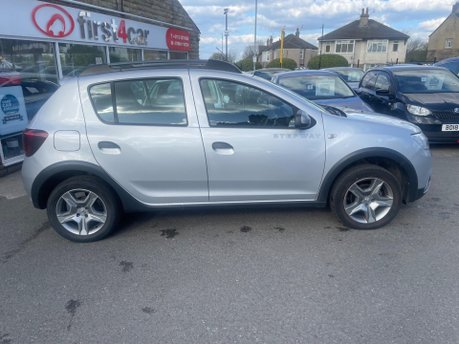 Dacia Sandero Stepway ESSENTIAL TCE 8