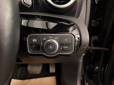 Mercedes-Benz A Class 1.3 A180 Sport Edition (Executive) 7G-DCT Euro 6 (s/s) 5dr 28