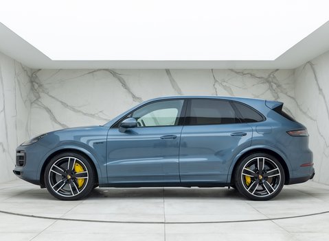 Porsche Cayenne TURBO S E-HYBRID 2