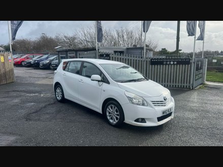 None Toyota Verso TR D-4D photo