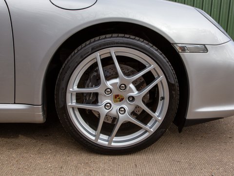 Porsche 911 CARRERA 2 42