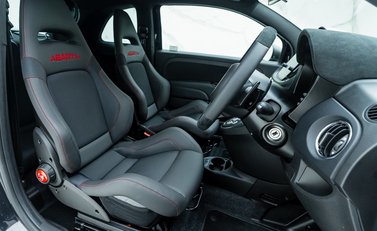 Abarth 695 Competizione 13