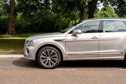 Bentley Bentayga V8 10