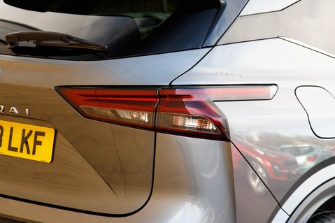 Nissan Qashqai DIG-T N-CONNECTA MHEV 9