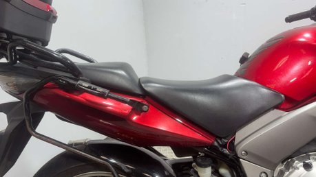 Honda CB 2010 GOOD RUNNING PROJECT BIKE SPARES OR REPAIR 1000CC 21