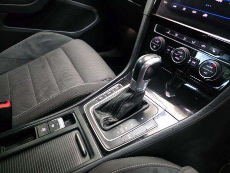 Volkswagen Golf 2.0 TSI R Hatchback 5dr Petrol DSG 4Motion Euro 6 (s/s) (310 ps) 10