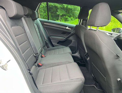 Volkswagen Golf 2.0 Golf R TSi 4Motion Semi-Auto 4WD 5dr 39
