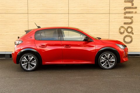 Peugeot 208 GT PREMIUM 14