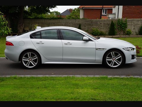 Jaguar XE 2.0i GPF R-Sport Auto Euro 6 (s/s) 4dr 9