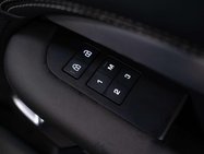 Land Rover Discovery 3.0 Discovery R-Dynamic SE D MHEV Auto 4WD 5dr 30
