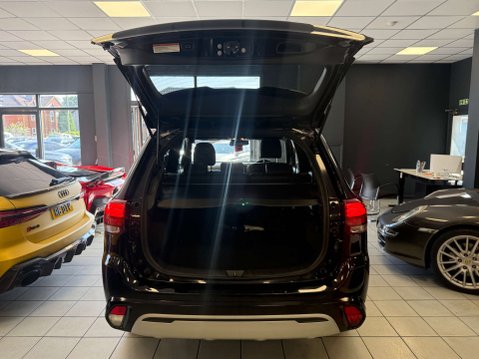Mitsubishi Outlander 2.4 Outlander 4h PHEV CVT 4WD 5dr 25