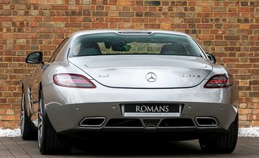 Mercedes-Benz SLS AMG 3