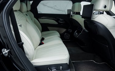 Bentley Bentayga V8 AZURE EWB First Edition 20