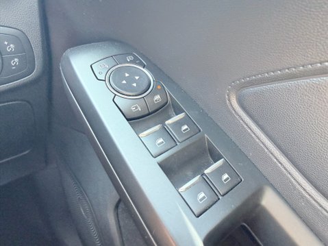 Ford Focus 1.0 TITANIUM 24