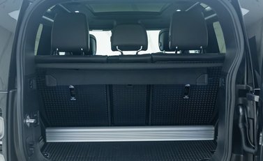 Land Rover Defender 90 V8 P525 URBAN 42