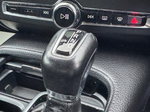 Volvo V90 2.0 D4 Momentum Auto Euro 6 (s/s) 5dr 34