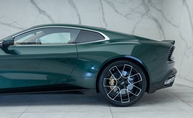 Aston Martin Vanquish V12 36