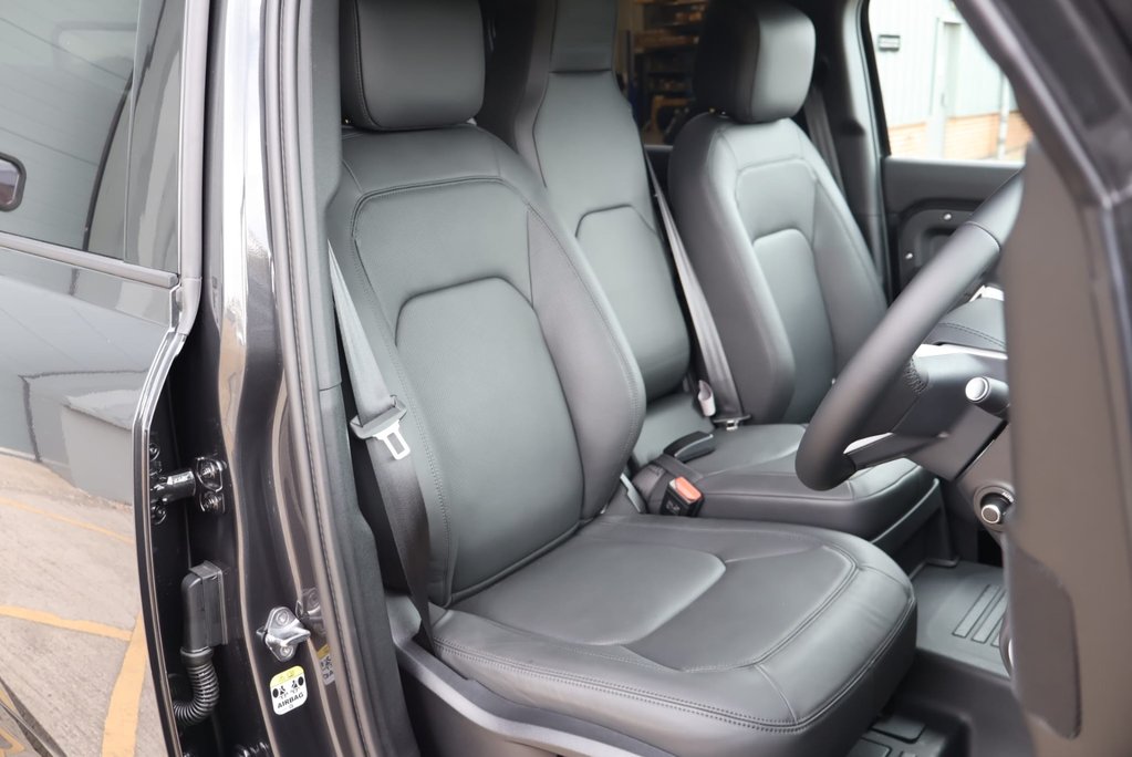 Land Rover Defender 110 2026 HARD TOP  6 SEATER  HSE 350 SEEKER STYLED WITH REAR LAND ROVER SEATS  23