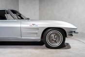Chevrolet Corvette Stingray SPLIT WINDOW MANUAL FUELIE. FULL RESTO. MATCHING NUMBERS. IMMACULATE. 10