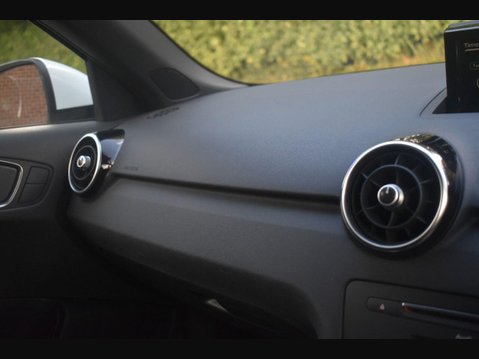 Audi A1 1.4 TFSI Black Edition Sportback 5dr Petrol S Tronic Euro 6 (s/s) (Nav) (12 19