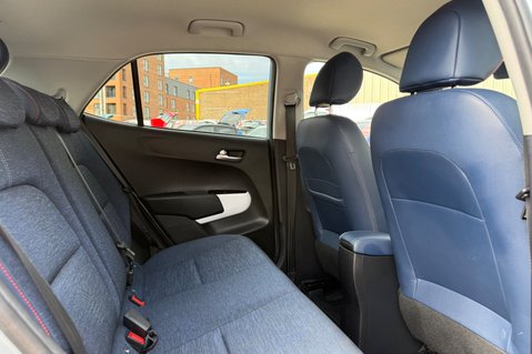 Kia Picanto WAVE. 6 MAIN DEALER SERVICES.. ONLY ONE OWNER.. REVERSING CAMERA.. A/C 22