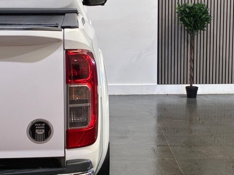 Nissan Navara 2.3 dCi Tekna 4WD Euro 6 (s/s) 4dr 18