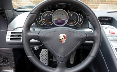 Porsche Carrera GT 17