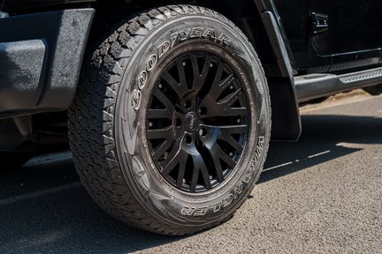 Jeep Wrangler SAHARA CRD By Kahn's The Chelsea Truck Company 8