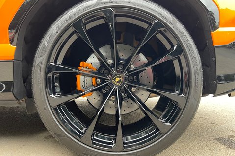 Lamborghini Urus V8 - ORANGE -AKRAPOVIC EXHAUST -PAN ROOF -B&O-MASSAGE SEATS-BLIND SPOT -ACC 81