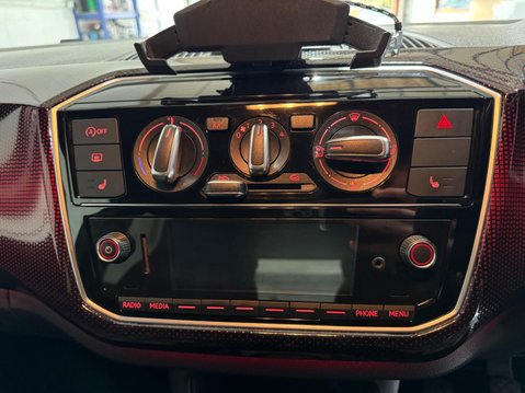 Volkswagen Up 1.0 TSI up! GTI 24