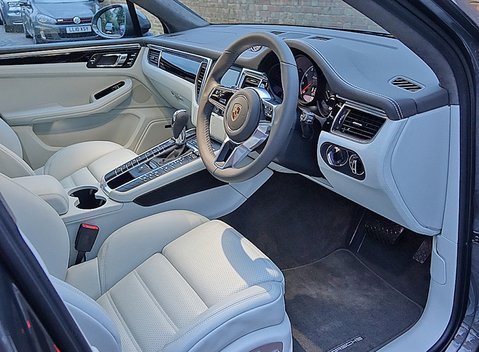 Porsche Macan Turbo 14